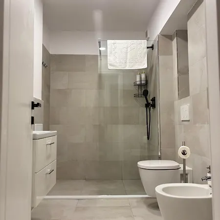 Devis Бухарест