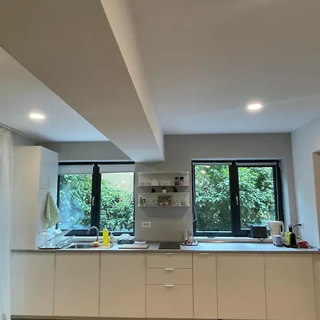 Devis Бухарест